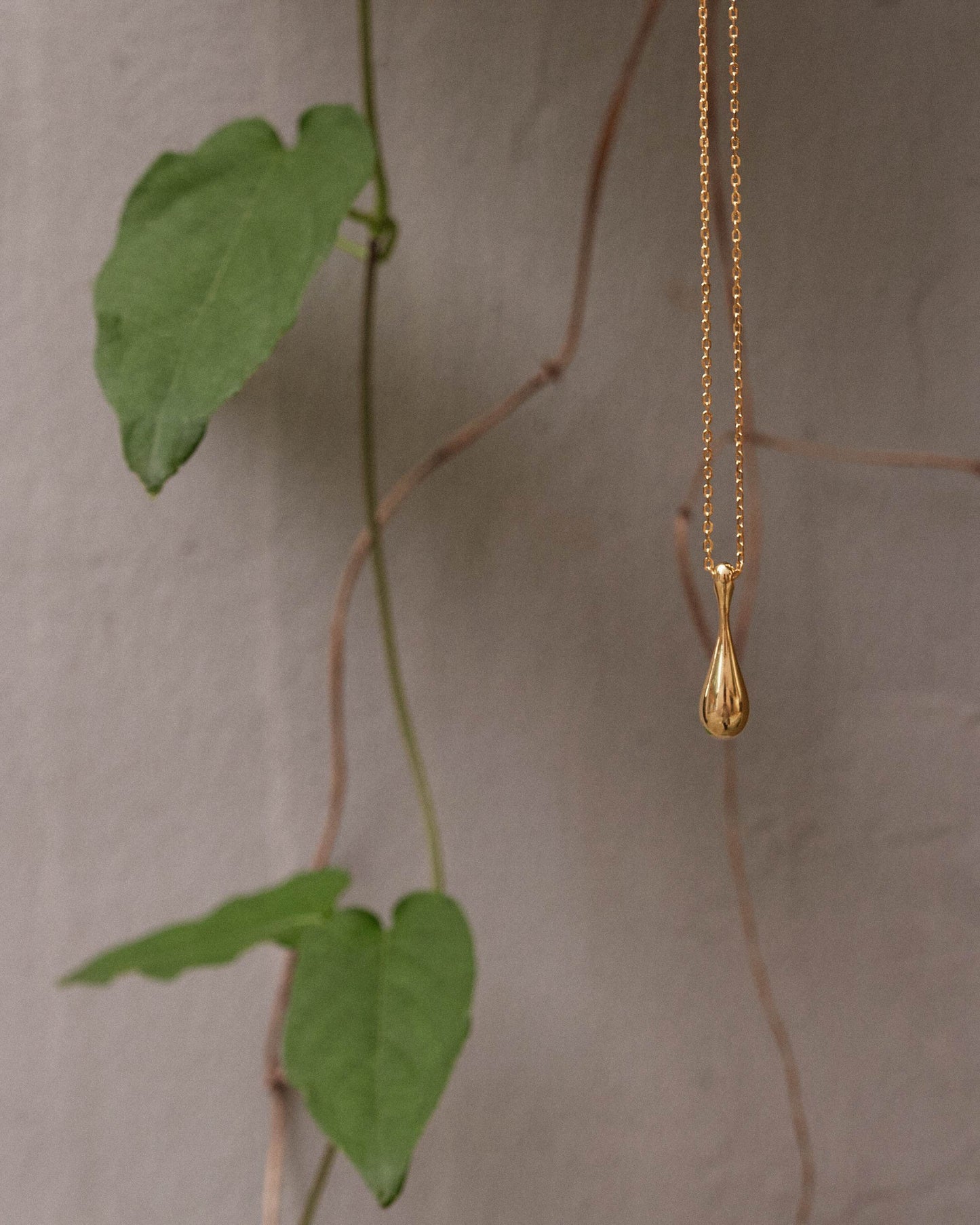 RAINDROP NECKLACE