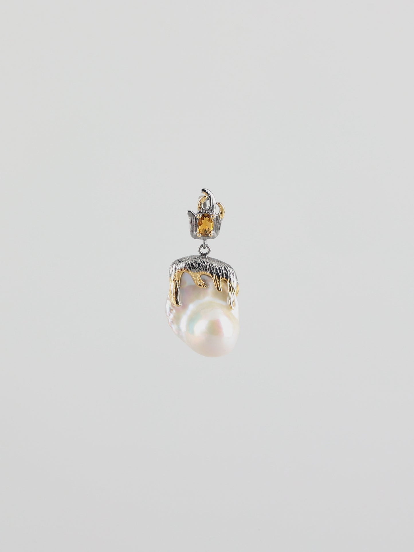 Irregular Flame-Shaped Pearl Pendant