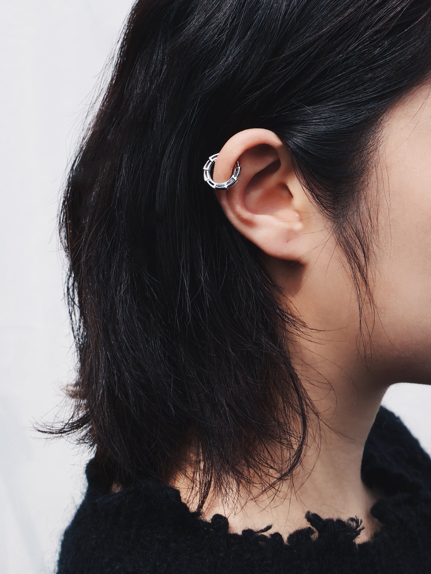 Overlapping Arrow Ear Cuff