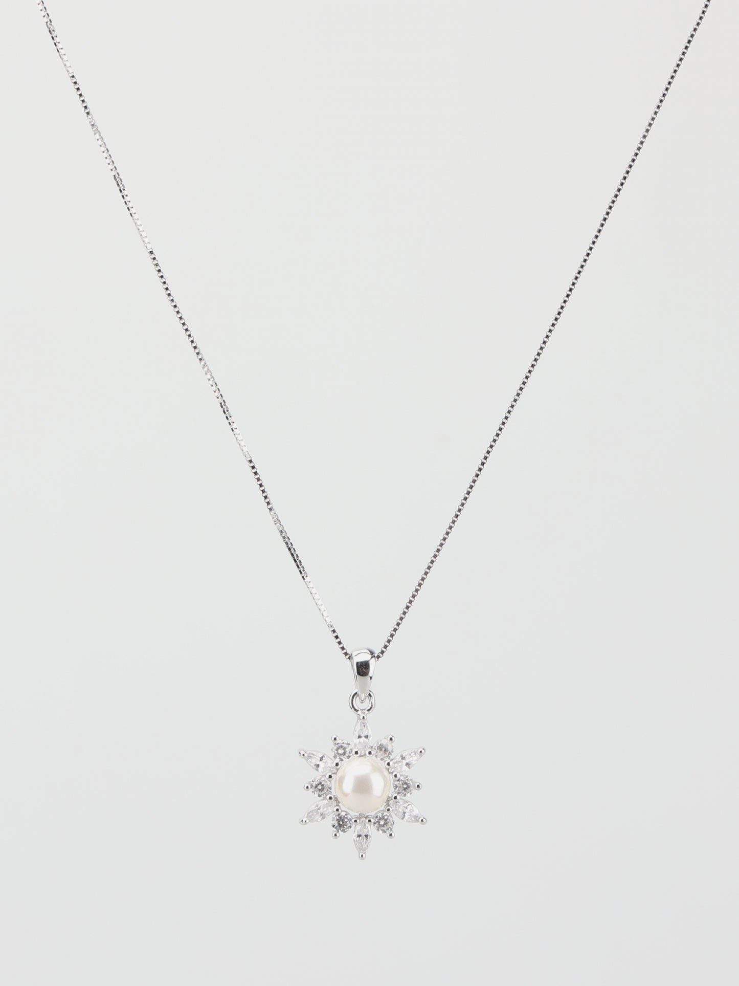 Crystal Snowflake with Pearl Inlay Necklace