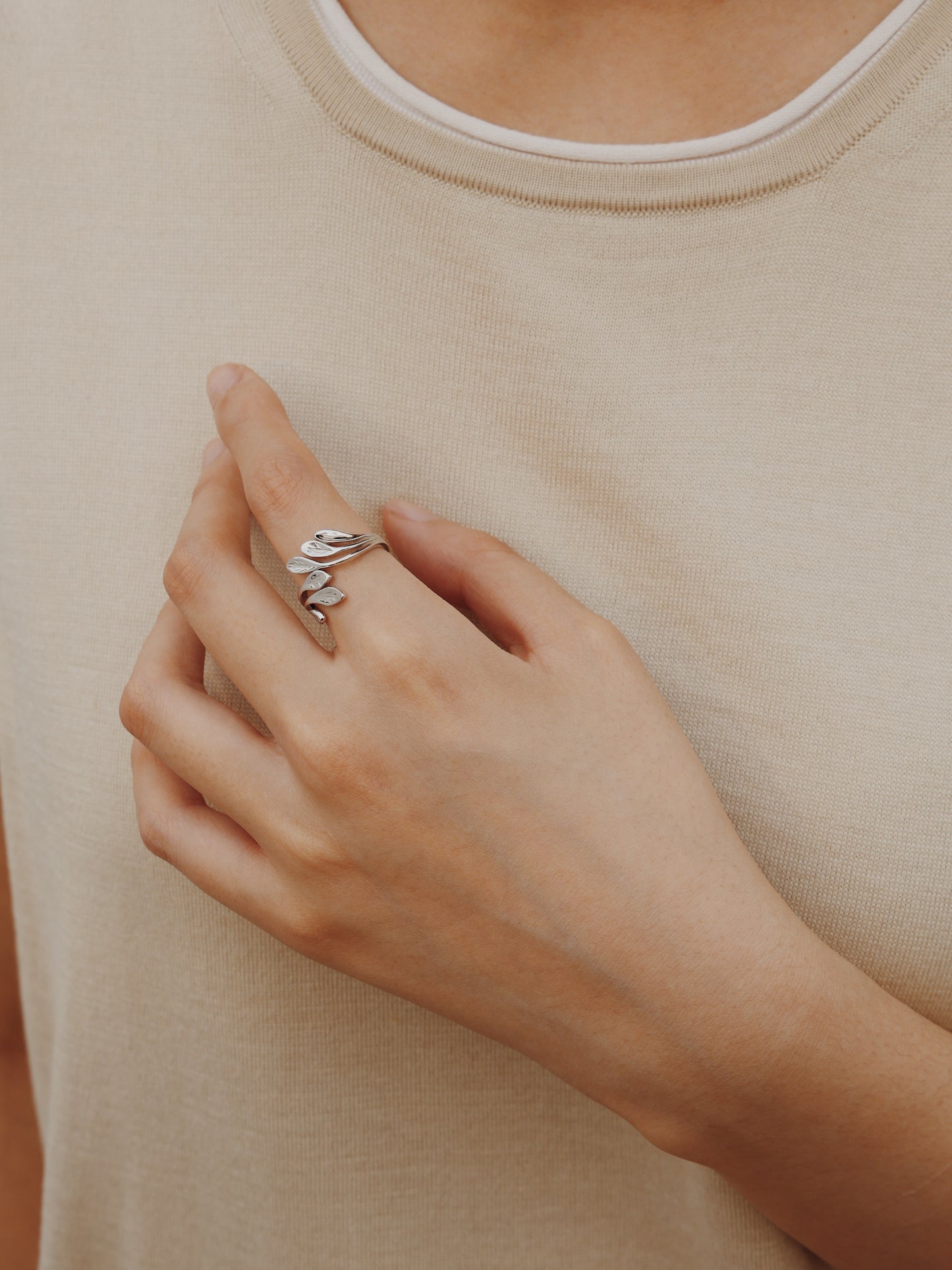 Six-Leaf Clover Enwrapped Ring